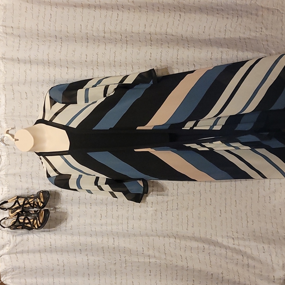 Torrid size 3/4 sheer striped kimono overpiece